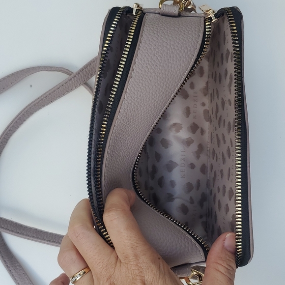 Kedzie Muave Pop Modernist Vegan Leather Crossbody Shoulder Compact Camera Shape - Picture 7 of 12